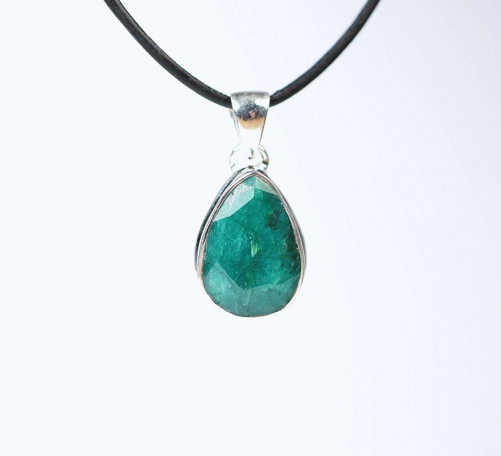 Smaragdi Riipus / uusi- 5.6 g - (1) #1.0