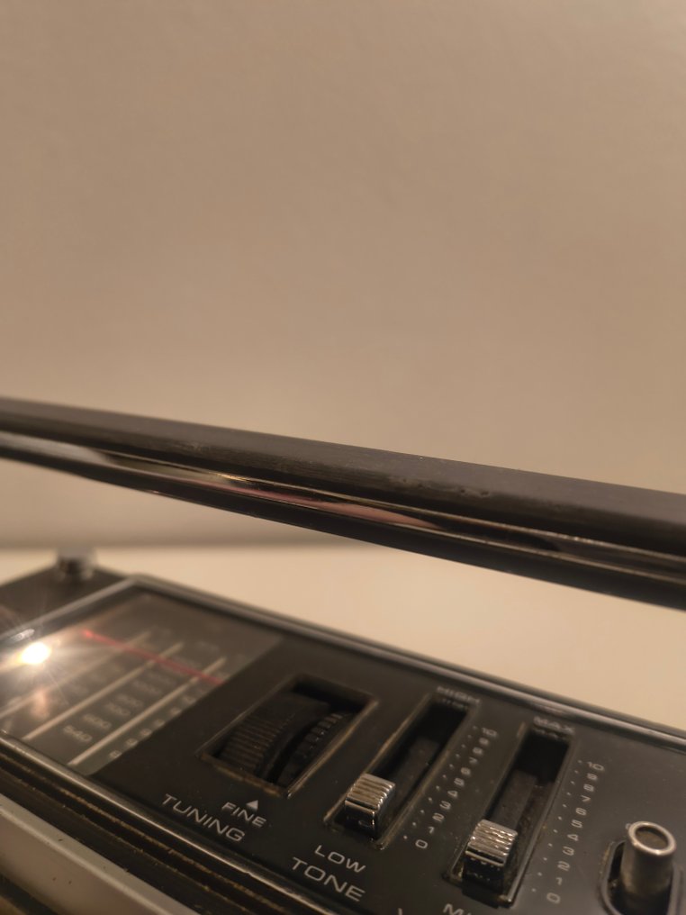 Sanyo Electric Co. Ltd.; Moriguchi (Osaka) - MR-422 in excellent vintage condition Transistor #1.0