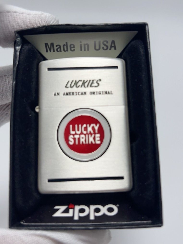 Zippo - Lucky Strike - Ingen reservasjonspris - Lighter - Stål (rustfritt stål) #1.0