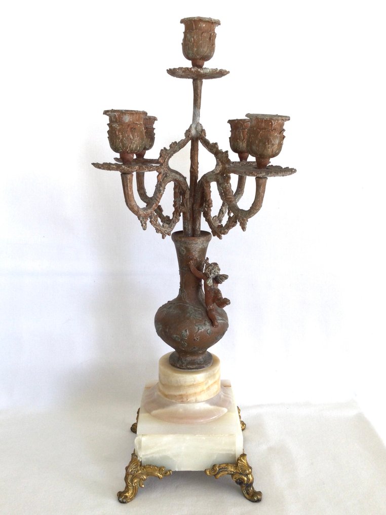 Antieke tafelkandelaar met végétale rocaille versieringen & Cherubijntje - Soporte para velas - patinado en zamac y mármol, finales del siglo XIX en Francia #4.3