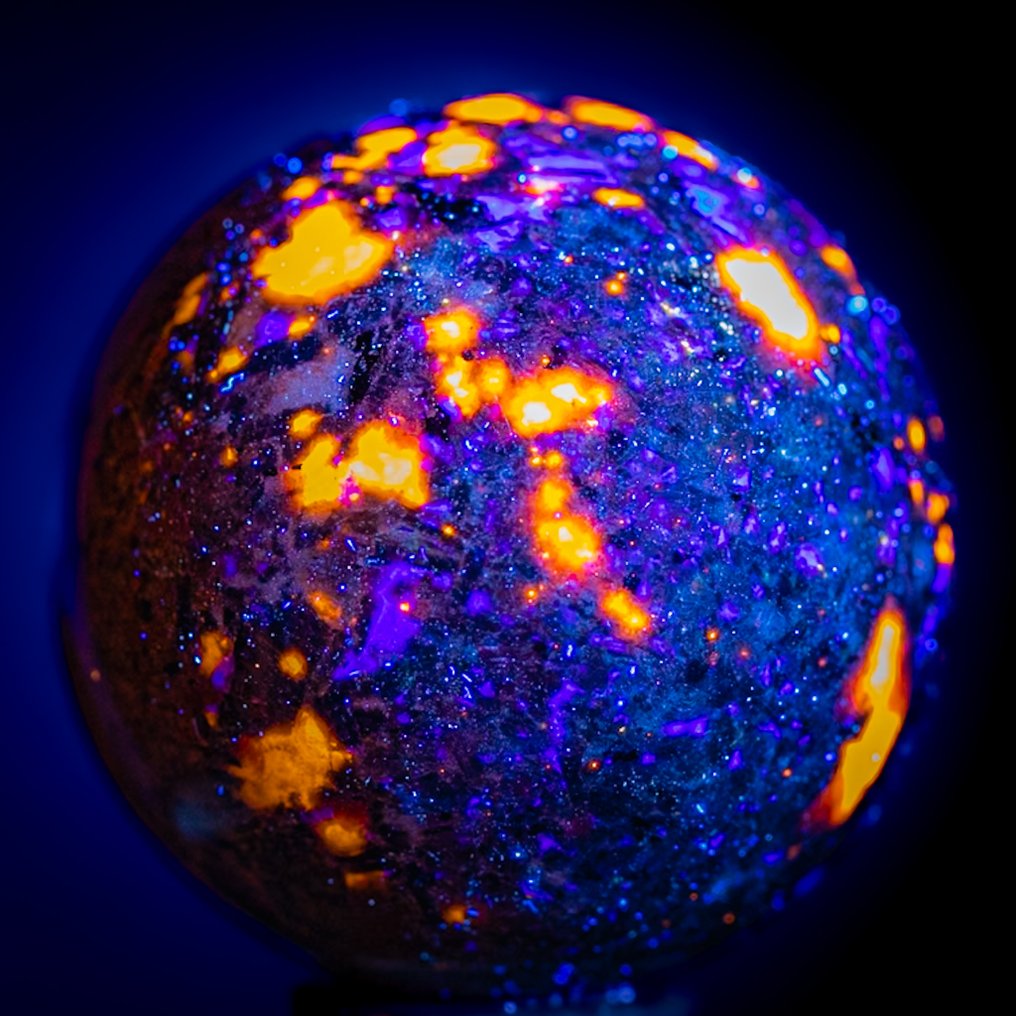 Finom polírozású Yooperlite gömb. - Magasság: 7.19 cm - Szélesség: 7.19 cm- 506 g #4.3