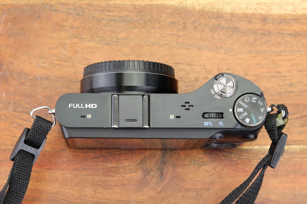 Samsung NX200 Body + Accessoires 20.3MP Digital camera #3.2