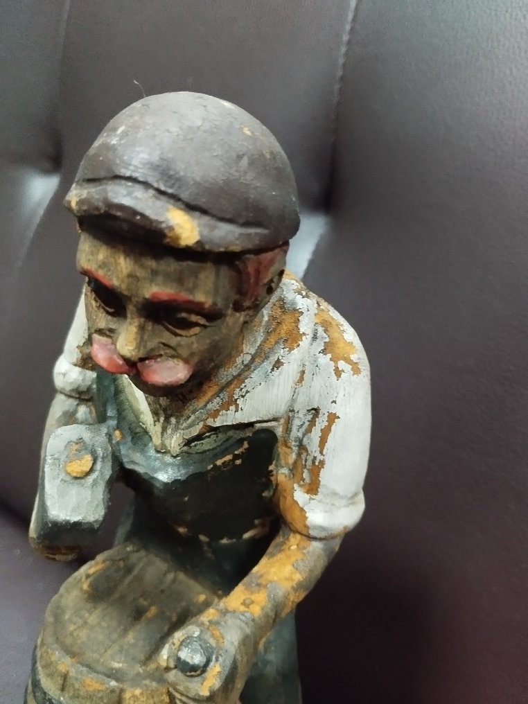 Jameson Bottle Plinth - b. 1970 - 28 x 22 x 10cm #4.3