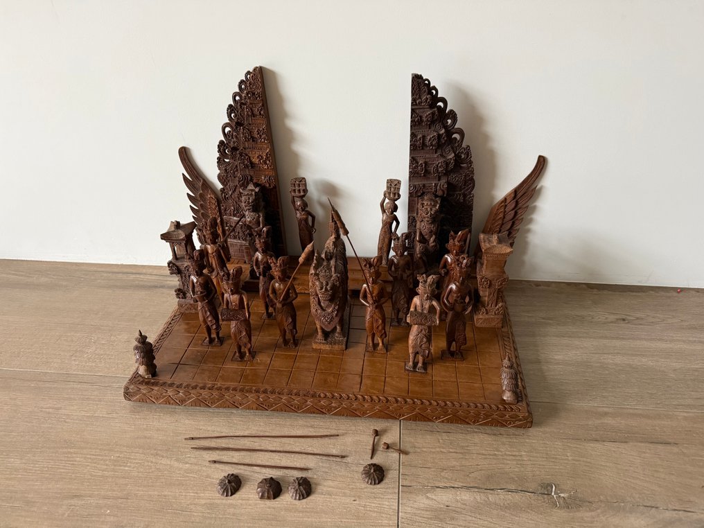 巴厘岛传统木雕套装 – 马斯，巴厘岛 – 柚木 – 印有“K. Rodja”字样 - 木材（柚木） - othe - 印度尼西亚 - 20世纪 #2.1