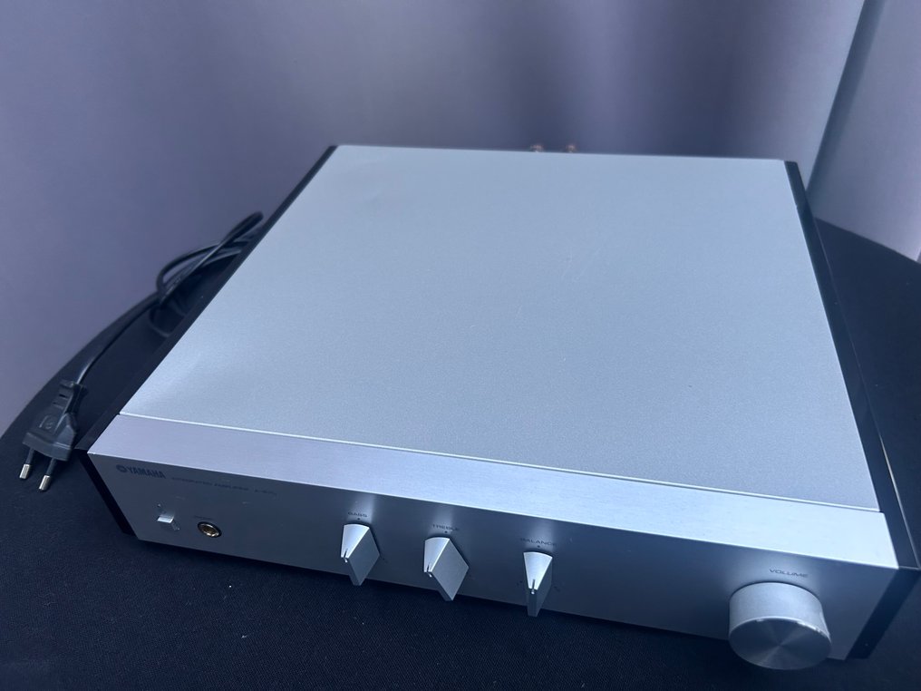 Yamaha - A-670 固态集成放大器 #1.0