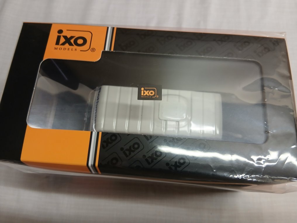 IXO 1:43 - 模型面包车 - Volkswagen Transporter Rothmans Porsche #3.2