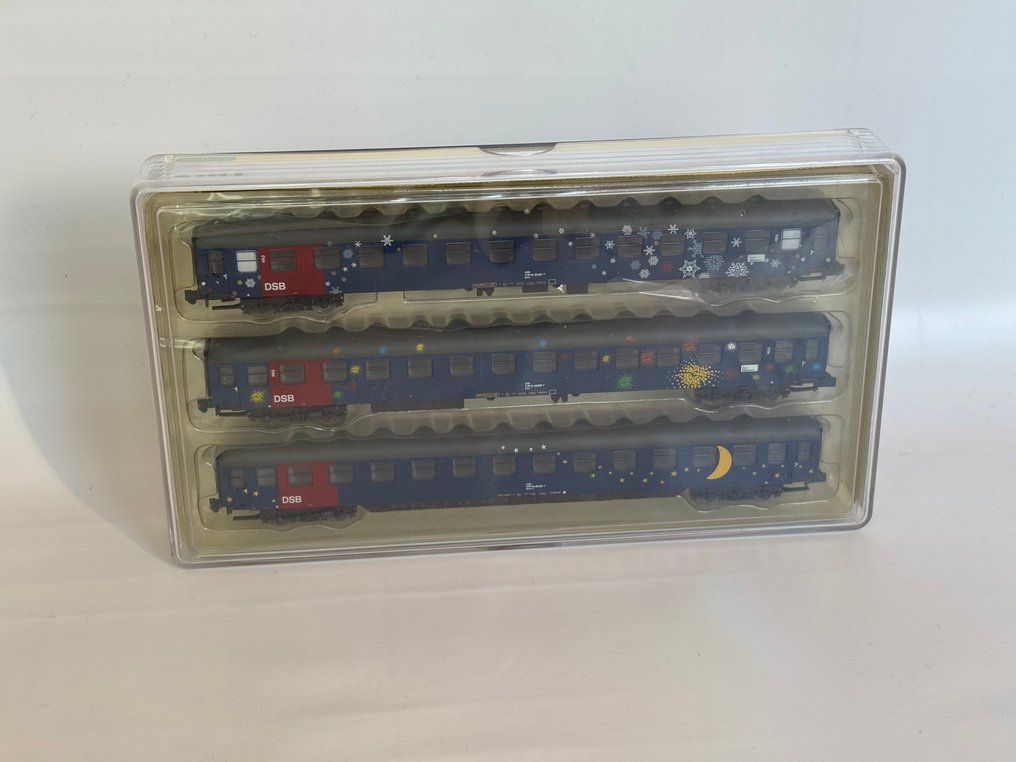 Minitrix N - 15911 - 模型客運火車套裝 (1) - 一套三节卧铺车厢 - DSB #1.0