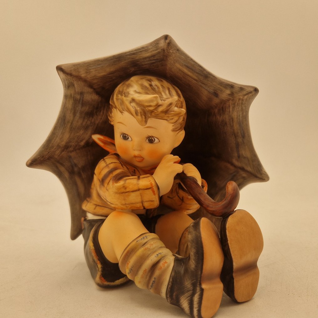Goebel - M.I. Hummel - Αγαλματίδιο, Umbrella Boy - 152/0 A Tmk7 - 12.8 cm - Πορσελάνη #1.0