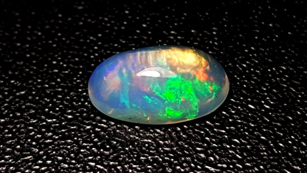 Opaal Cabochon - Hoogte: 4.02 mm - Breedte: 7.33 mm- 0.32 g - (1) #4.3