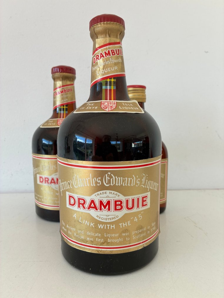 Drambuie - b. década de 1960, década de 1970 - n/a (1.0 Ltr., 75cl + 35cl) - 3 garrafas #1.0
