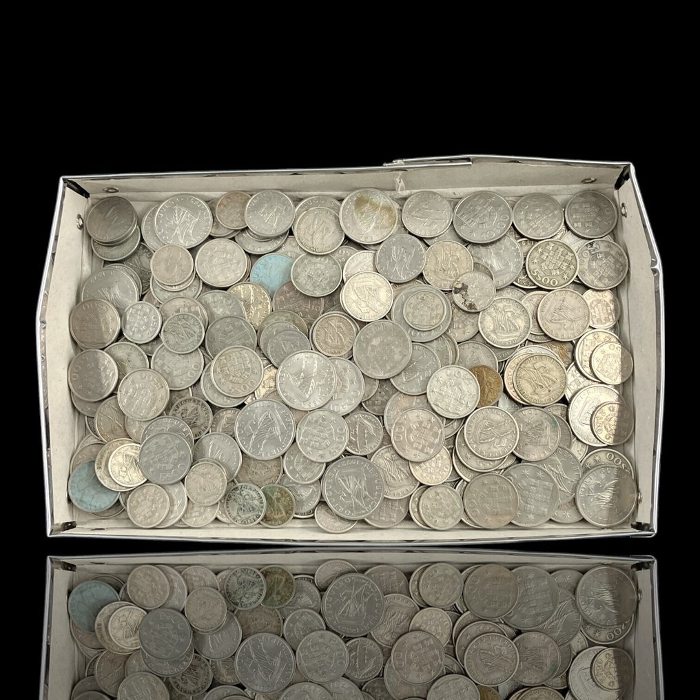 Portugalia. Lote com 180 Moedas de 5 e 10 Escudos Várias datas (Fără preț de rezervă) #1.0