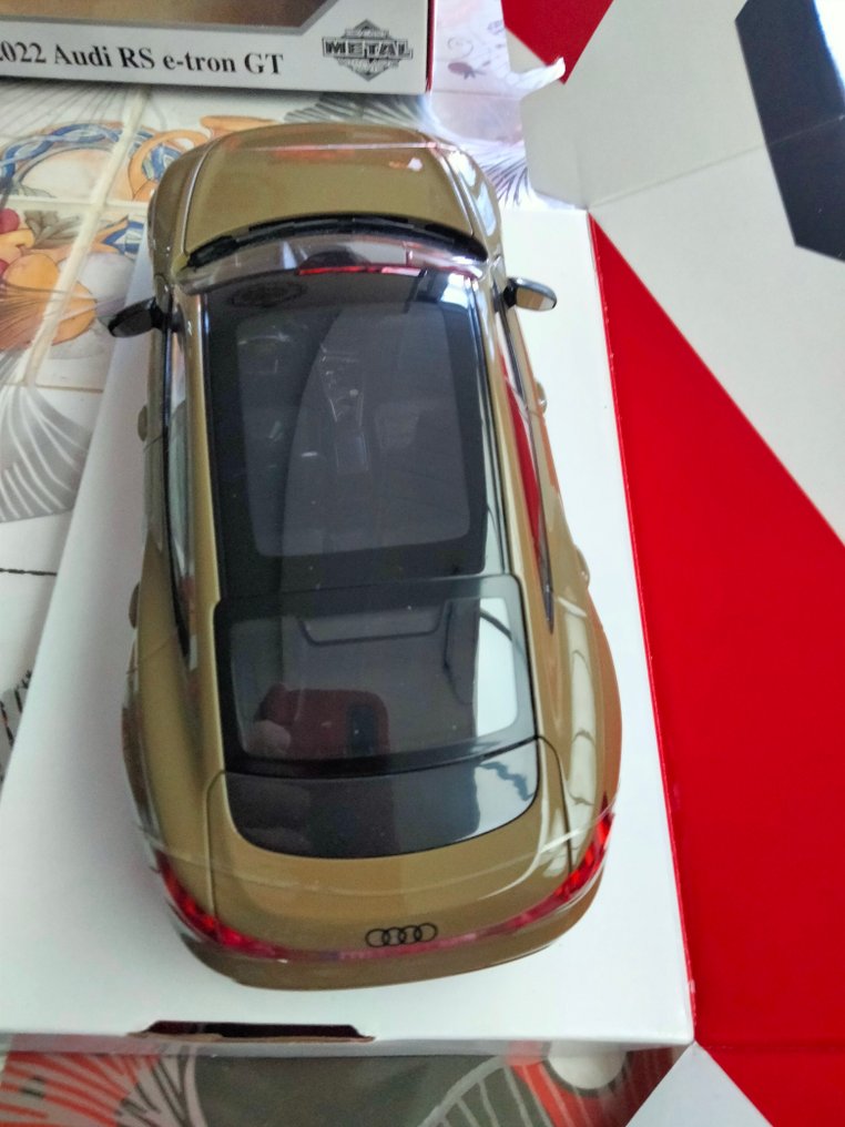 Bburago 1:18 - Modellauto - Audi RS e-tron GT 2022 #1.0