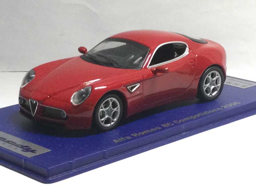 1:43 - Coche a escala - Alfa Romeo 8C Competizione #1.0