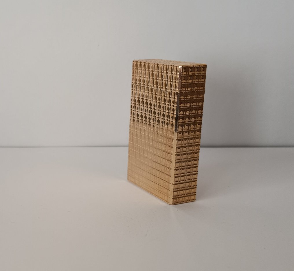 S.T. Dupont - L1 "Rare 16k Gold plated rosace" - 沒有保留價 - 打火機 - 鍍金 #3.2