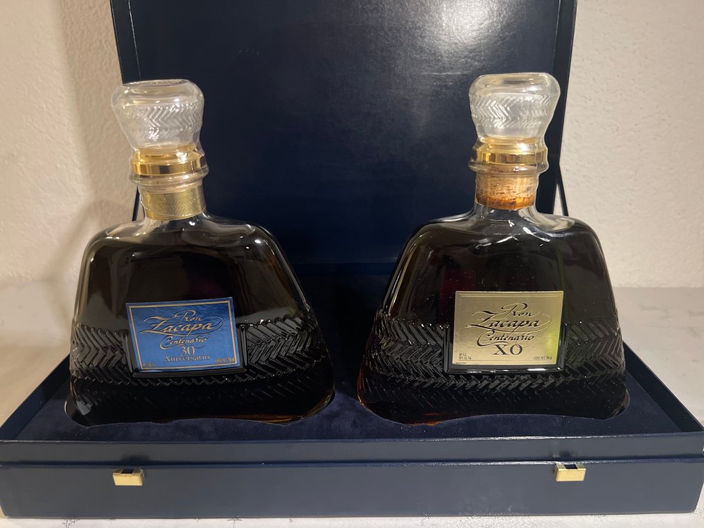 Zacapa - Centenario XO + 30 Aniversario - gift box  - b. 2004–2007 - 70 cl - 2 flaskor #3.2