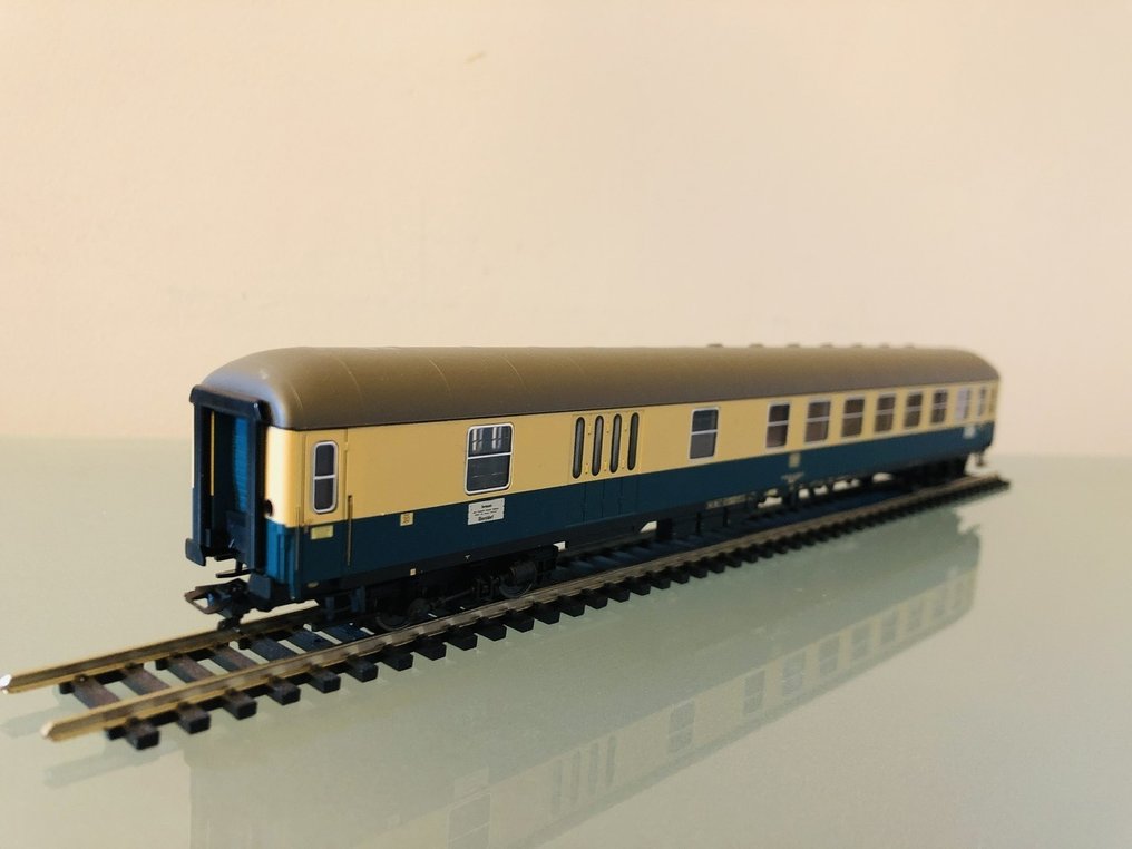 Trix H0 - 23419/23416/23417/23127 - Επιβατικό τρένο μοντελισμού (4) - σύνολο 4 αυτοκινήτων μεγάλων γραμμών - DB #1.0