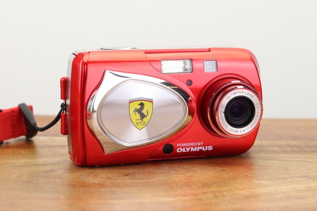 Olympus Ferrari Digital Model 2003, Limited Edition Cámara digital #1.0