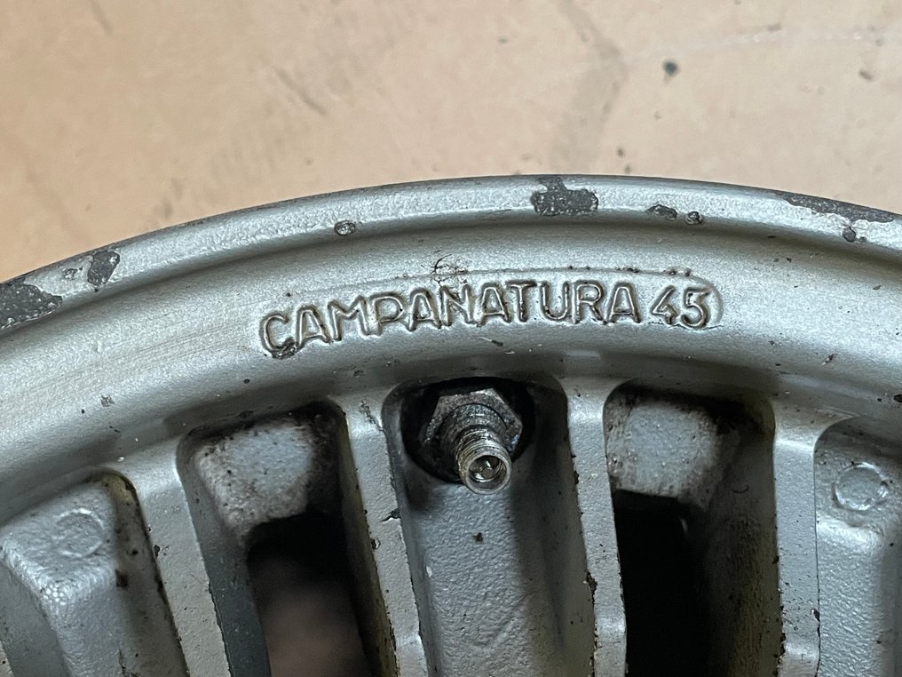 Parte di auto (1) - Alfa Romeo - Cerchio Campagnolo Alfa Romeo 14” - 1970-1980 #4.3