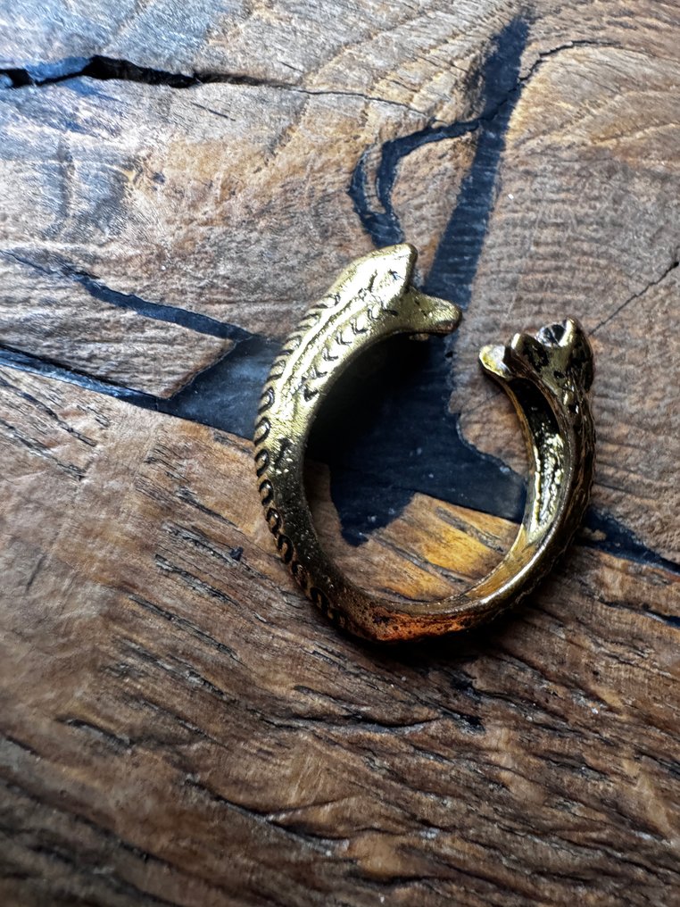 Kun én tilgængelig. Dobbelthovedet Ouroboros-ring / Sten fjernet. - Ring #2.1