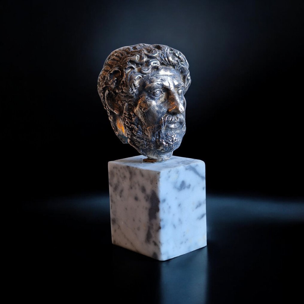 Sculptură, Testa dell'imperatore Adriano - 16 cm - Bronz aurit #2.1