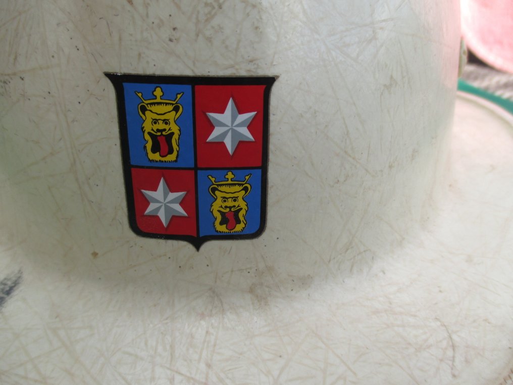 军用头盔 - 70年代瑞士消防员协会使用的消防员头盔。 #2.1