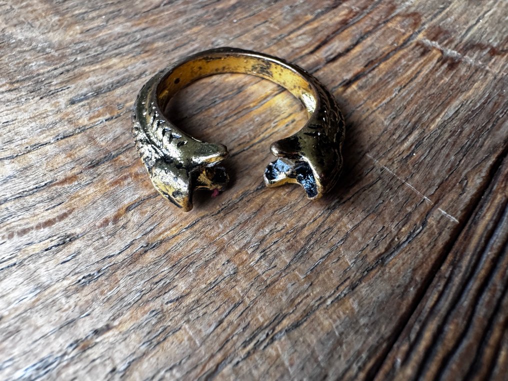 Kun én tilgængelig. Dobbelthovedet Ouroboros-ring / Sten fjernet. - Ring #3.2