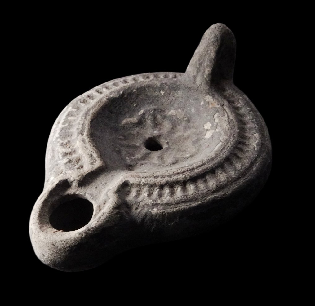 Romersk antikk - Oljelampe med dekor - rosett - 3. århundre e.Kr. (Ingen reservasjonspris) #2.1