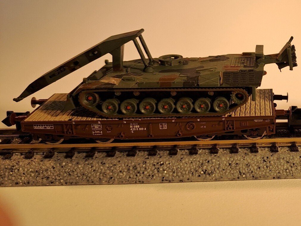 Minitrix, Fleischmann N - Modeltogvogn (2) - Bruglegger med losse brug som godsladning. - DB #1.0