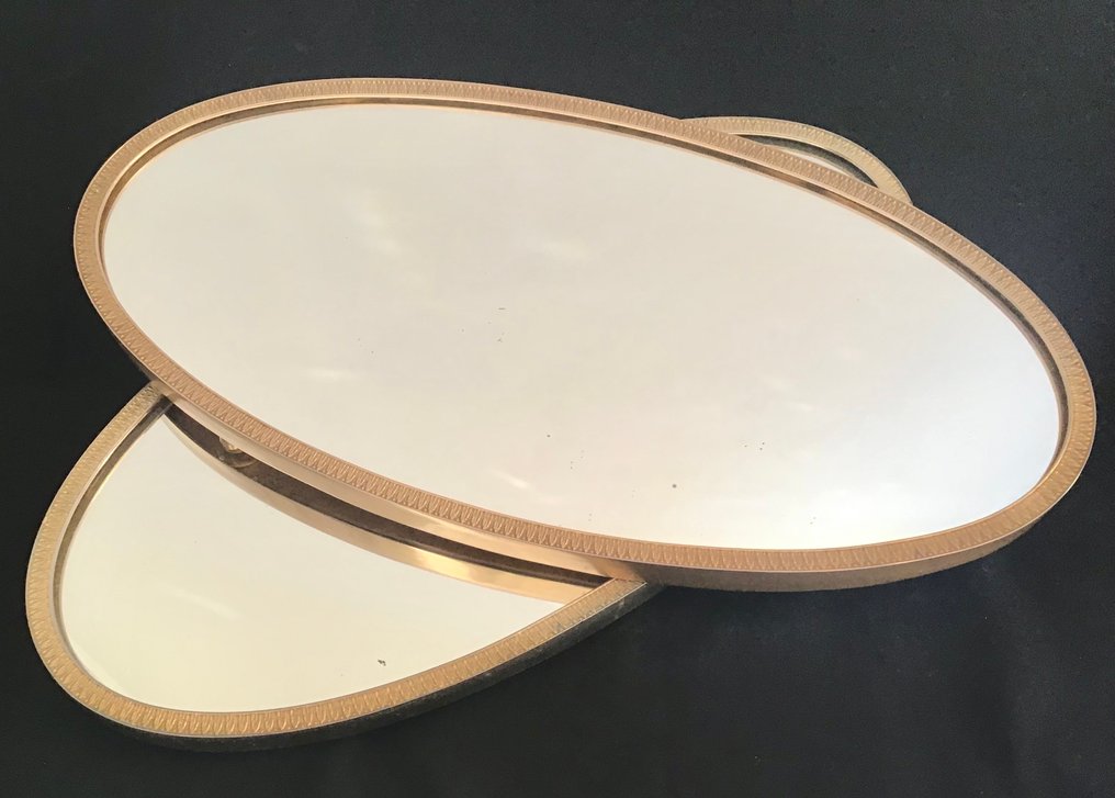 Δίσκος (2) - Καθρέπτες με πόδια με πλαίσιο από μπρούντζο, διακοσμημένοι με φύλλα ακανθού. #1.0