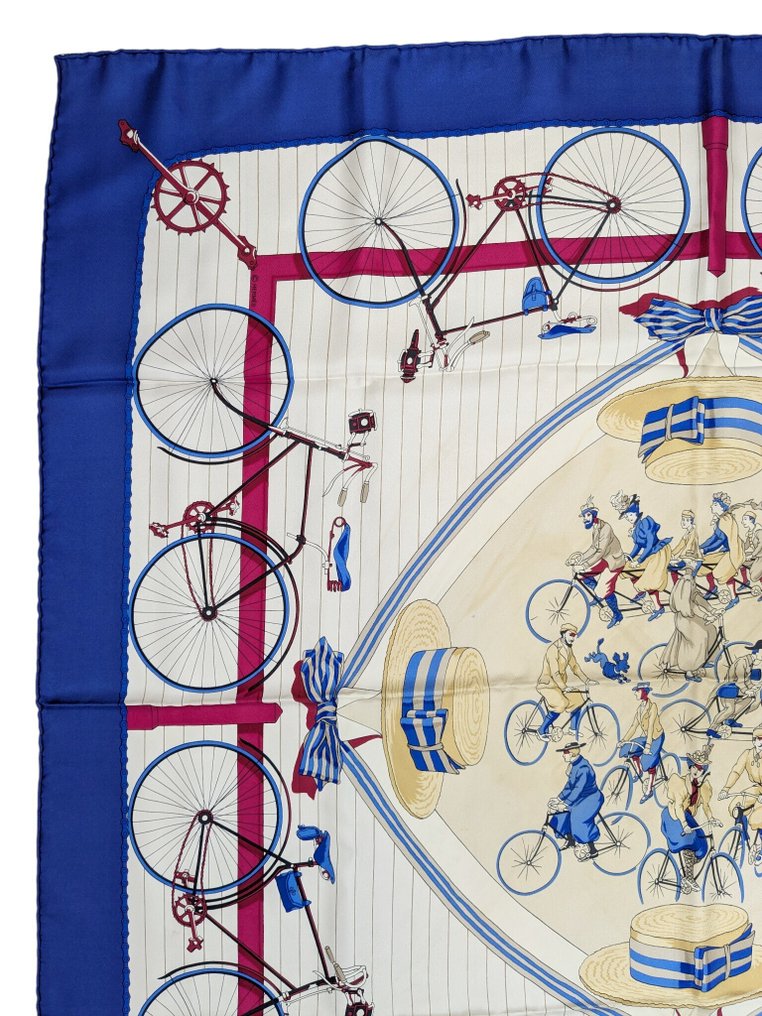 Hermès - "LES BECANES" HERMES SCARF SILK Carre 90 - Κασκόλ #1.0