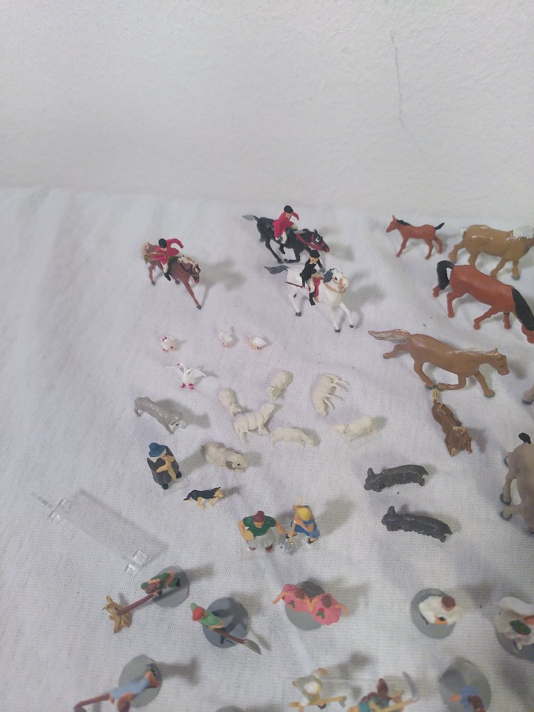 Preiser, Noch, Kibri H0 - 模型火車人物 (150) - 大约60只动物、20件事物和70个角色 #1.0