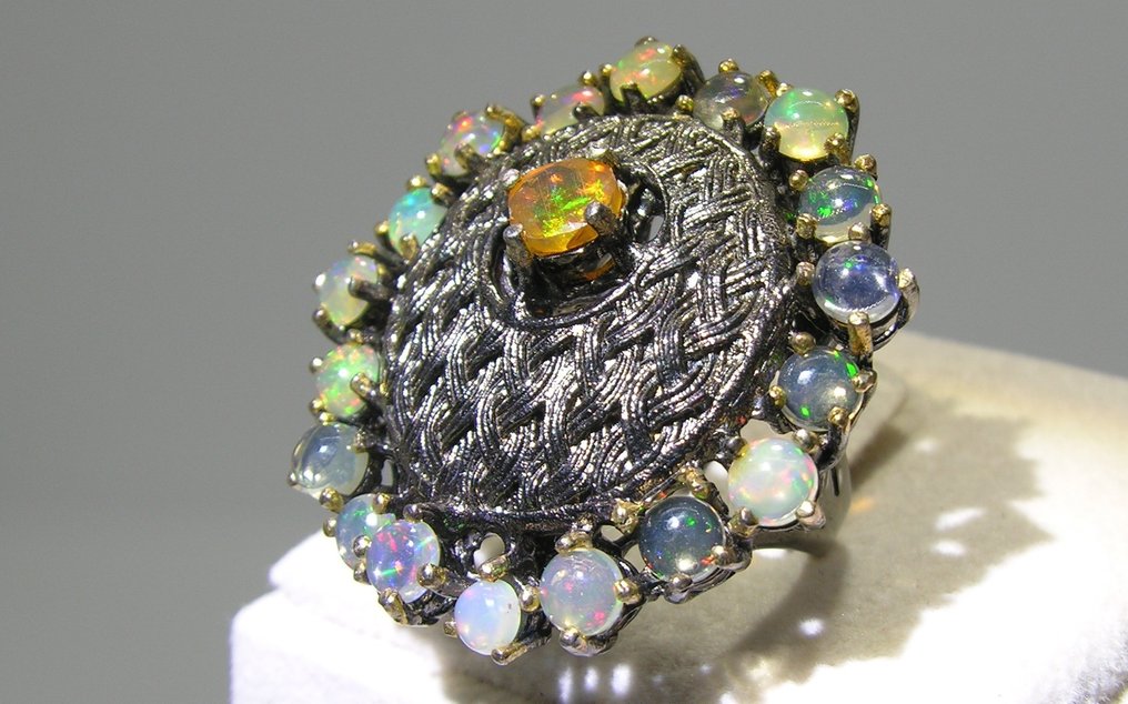 Opal Ring - Höhe: 33.9 mm - Breite: 33.9 mm- 15.7 g - (1) #3.2