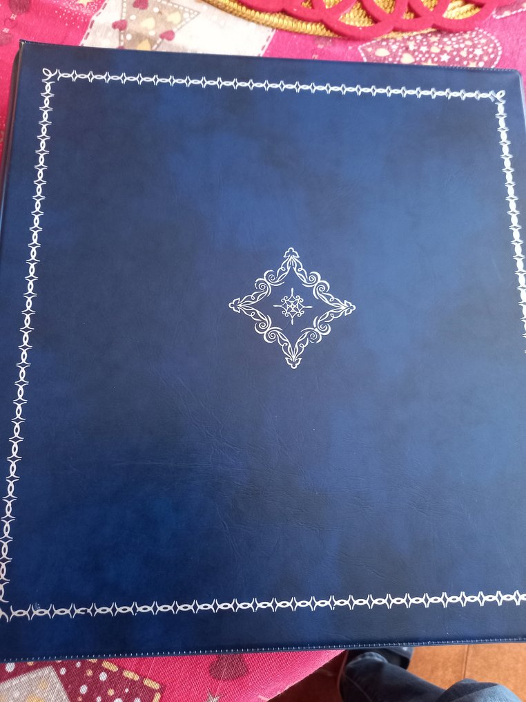 聖馬力諾 2004/2010 - 优质的Marini相册时期收藏，配有蓝色文件夹和保护套 - Sassone #1.0