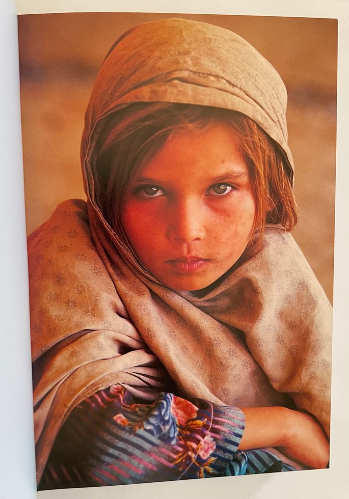 Steve McCurry - Portraits - 2002 #1.0