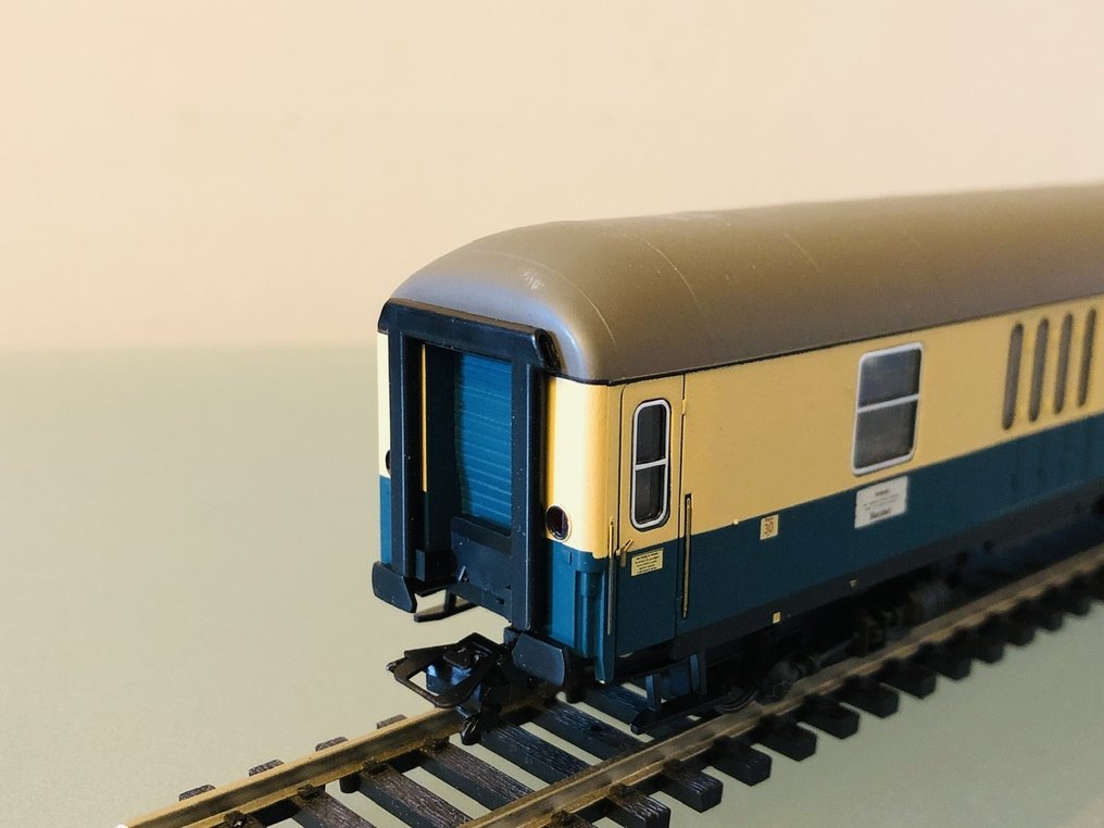 Trix H0 - 23419/23416/23417/23127 - Επιβατικό τρένο μοντελισμού (4) - σύνολο 4 αυτοκινήτων μεγάλων γραμμών - DB #2.1