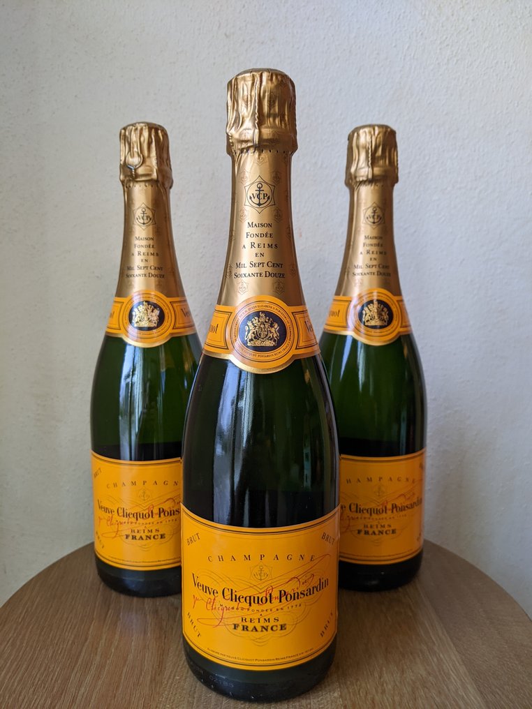 Veuve Clicquot, Ponsardin - Σαμπάνια Brut - 3 Bottles (0.75L) #1.0