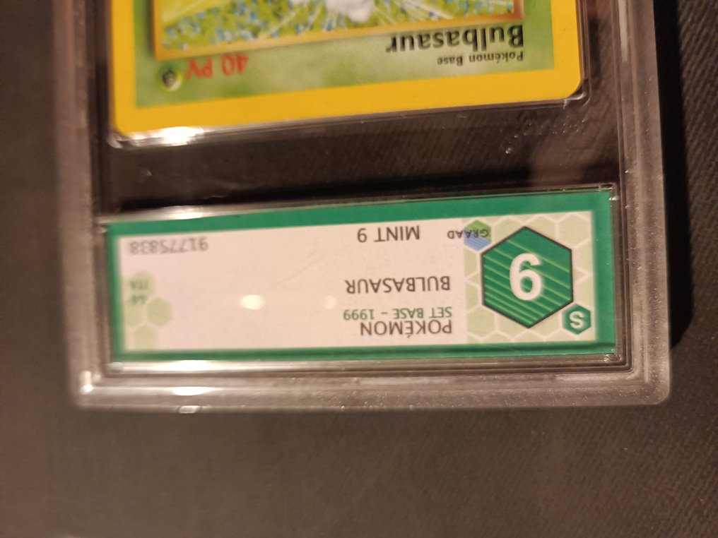 Pokémon - 1 Graded card - Bulbasaur 44/102 - Graad 9 - 评级卡 + 板面签名 #3.2