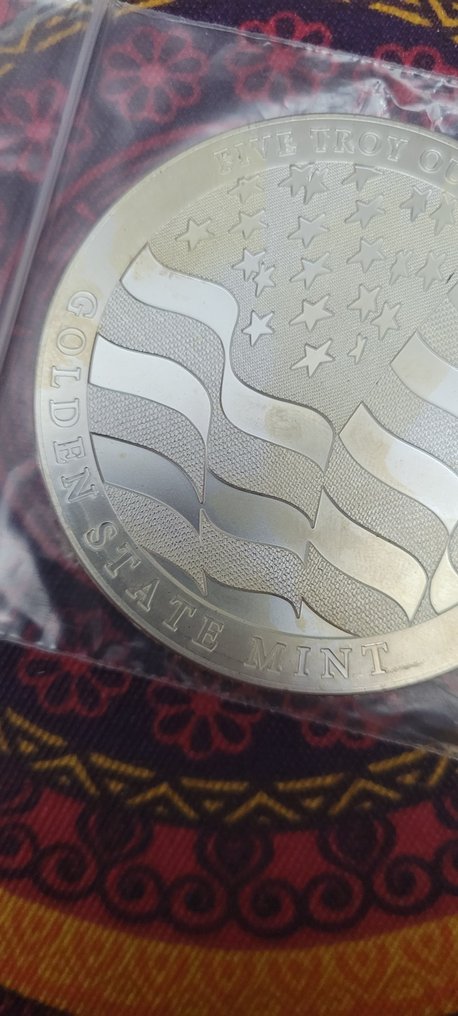 Stati Uniti. Silver medal 5 Oz,  Silver Eagle design #4.3