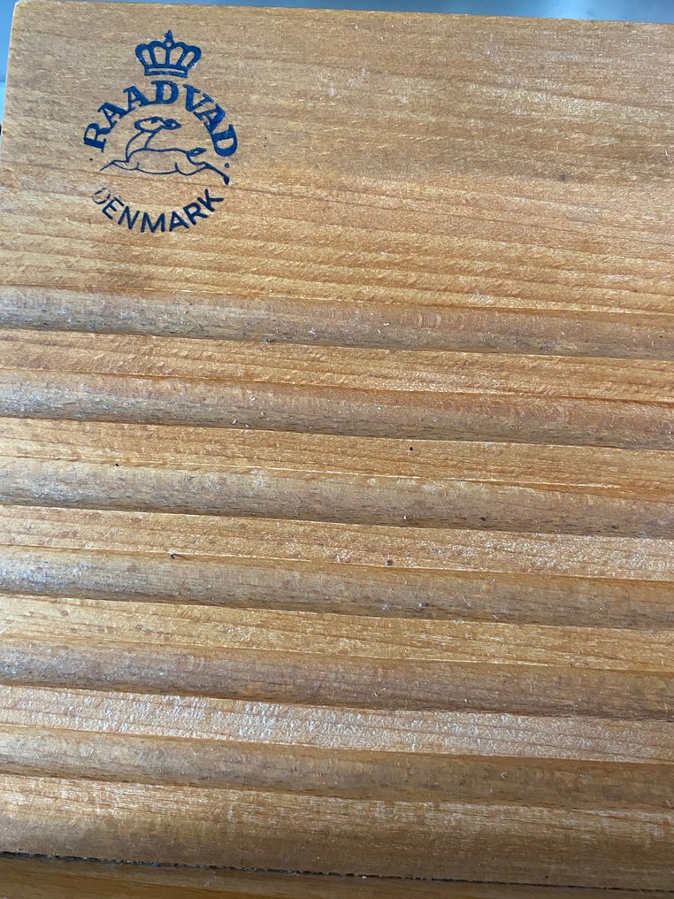 Raadvad - Ove Larsen - Brødskærer -  294 - Rustfrit stål, Støbejern, Bøg #4.3