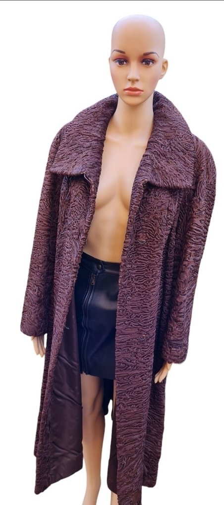 Artisan Furrier - Abrigo #2.1