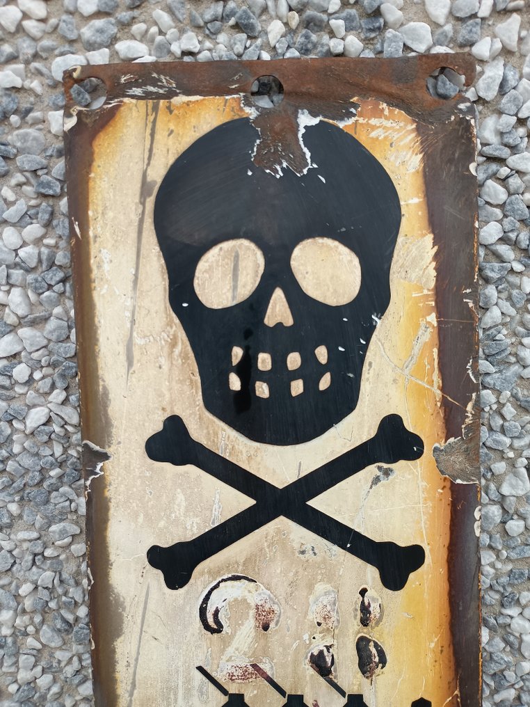 Áramütés veszélye - Zománc jel - Vas #1.0