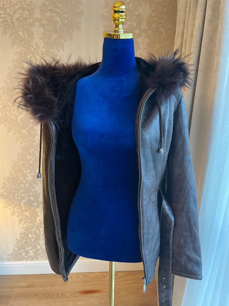 Artisan Furrier - Abrigo #3.2