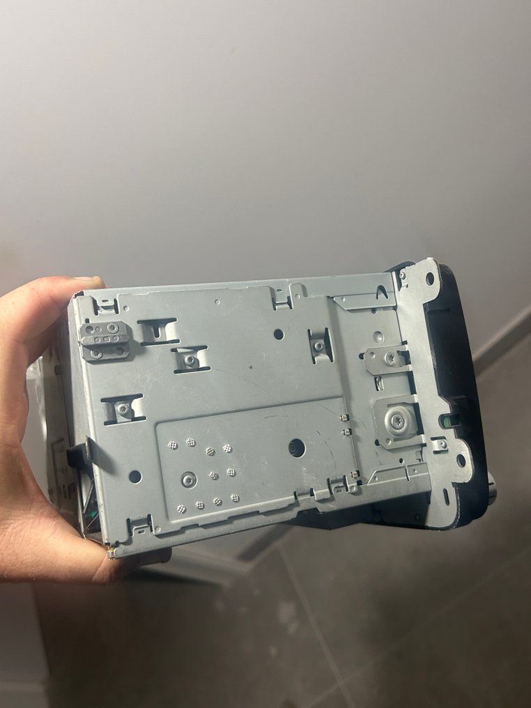 Car part (1) - Volkswagen, Bosch - Volkswagen RCD 510 Touchscreen Radio - After 2000 #3.2