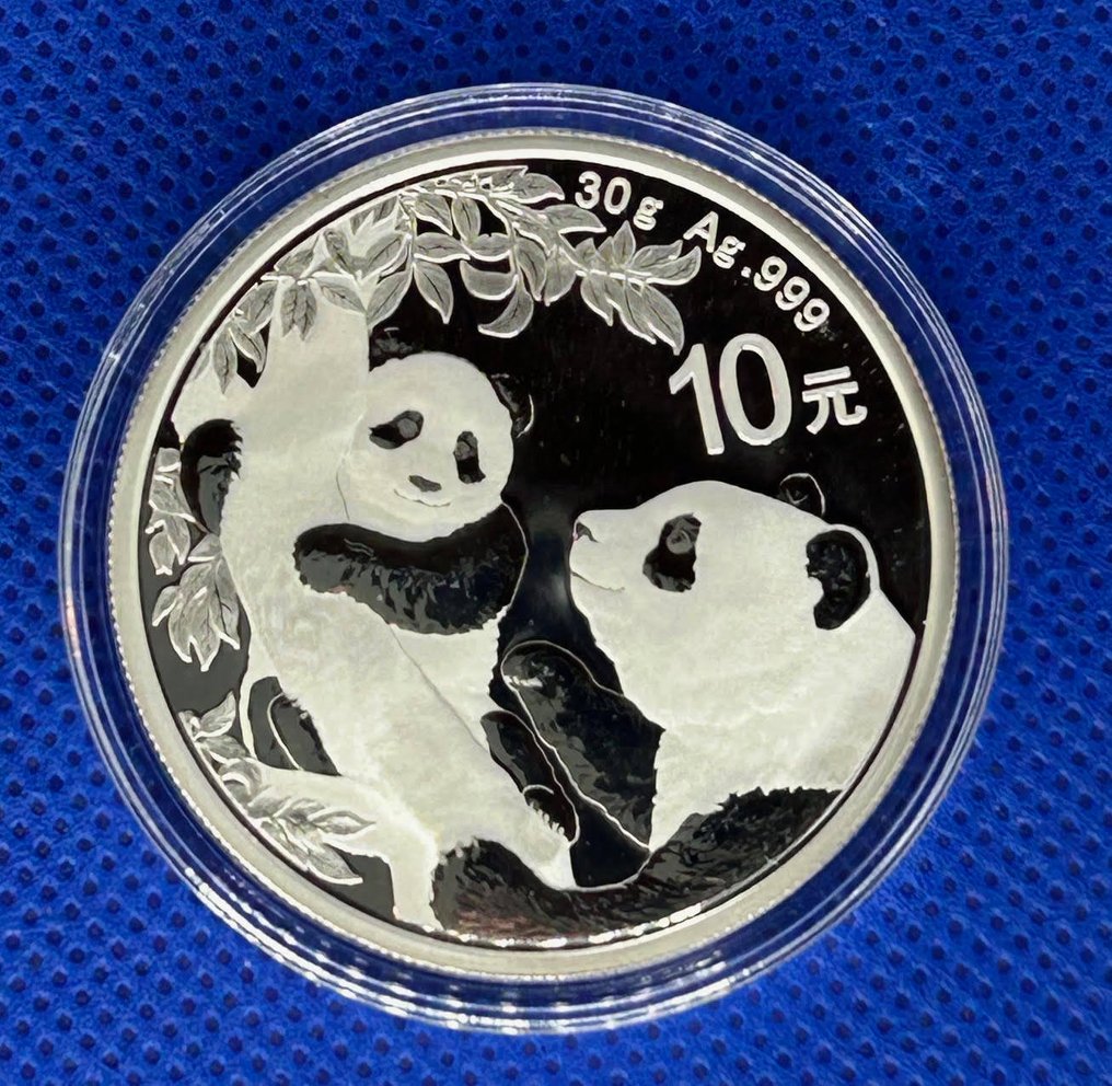 China. 10 Yuan 2011 + 2021 silver Panda, 2 pieces  (Ohne mindestpreis) #1.0