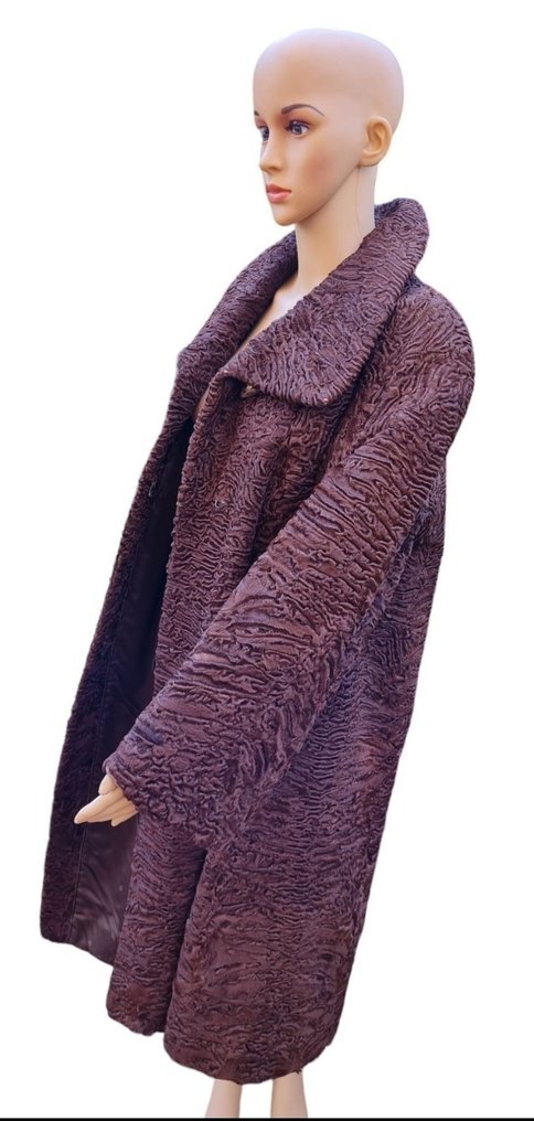 Artisan Furrier - Abrigo #4.3