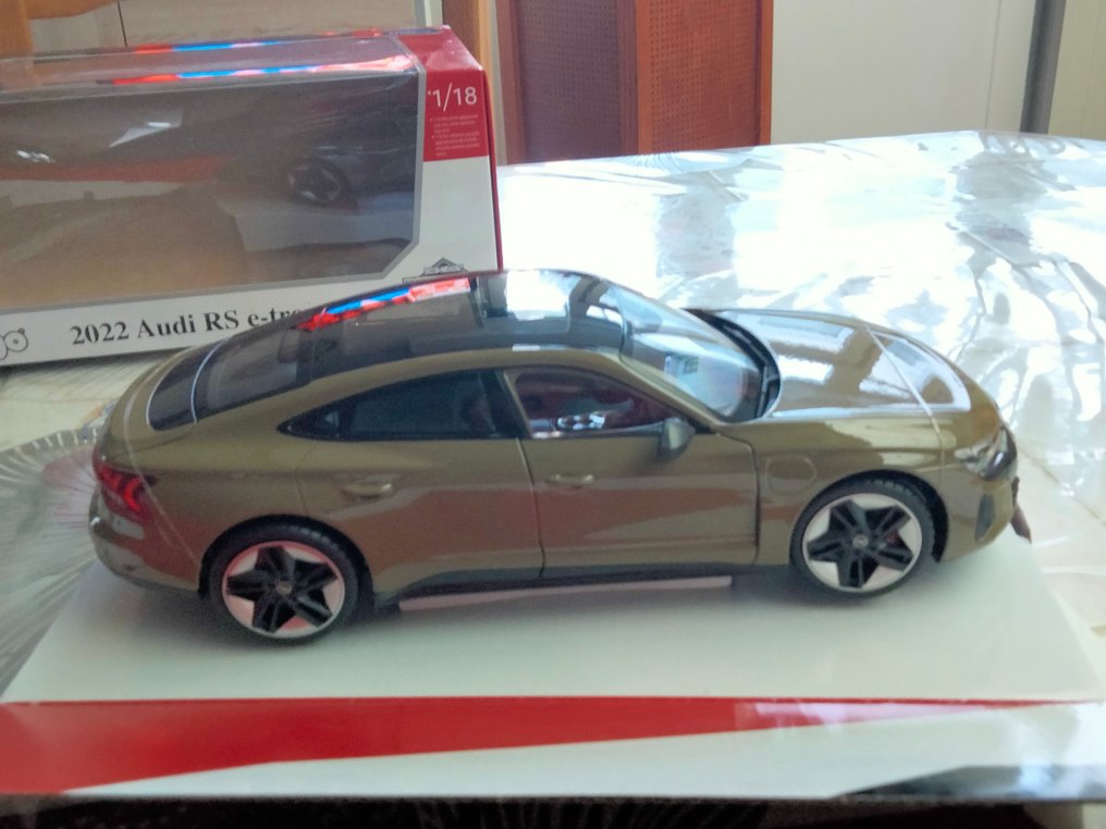 Bburago 1:18 - Modellauto - Audi RS e-tron GT 2022 #2.1