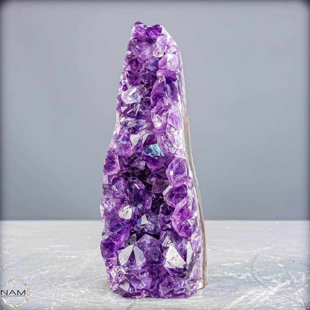 令人惊叹的紫水晶簇 耀眼的水晶辉煌在紫色中- 478.44 g #1.0