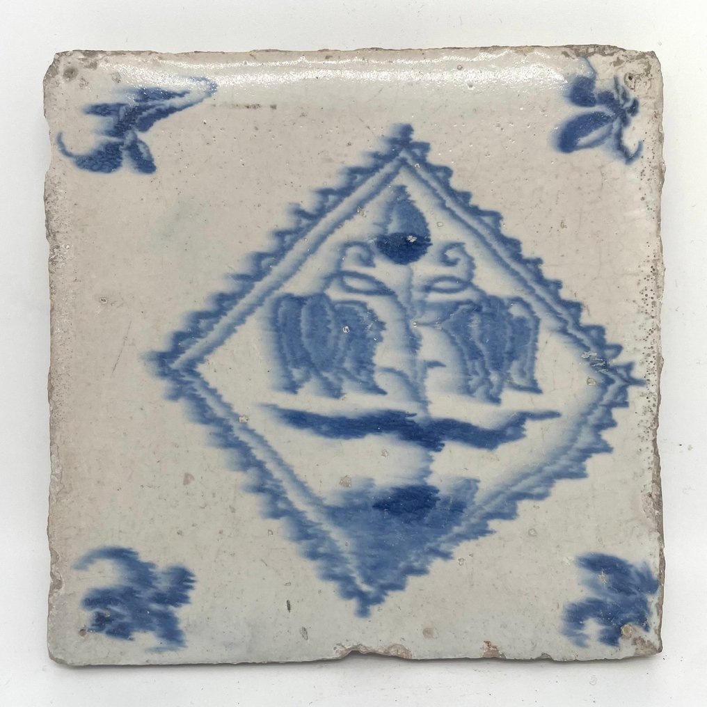  Πλακάκι - (2x misbaksel) Antieke Delftsblauwe tegel (hangende tulp in postzegel kwadraat) - 1650-1700  #2.1