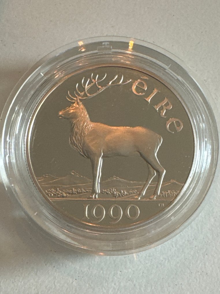 World. 10 Ecu 1990 Red Deer - 28g mit CoA und BOX  (Ohne mindestpreis) #1.0