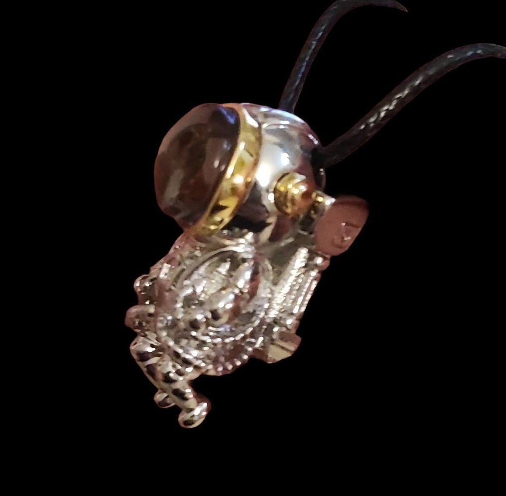 SERICHO 陨石宇航员吊坠 - 高度: 33 mm - 宽度: 20 mm - 24 g #2.1